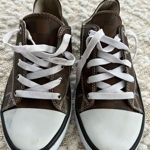 Fun sneakers super comfy